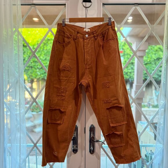 POL Distressed Cropped Pants in Rust - Picture 3 of 10
